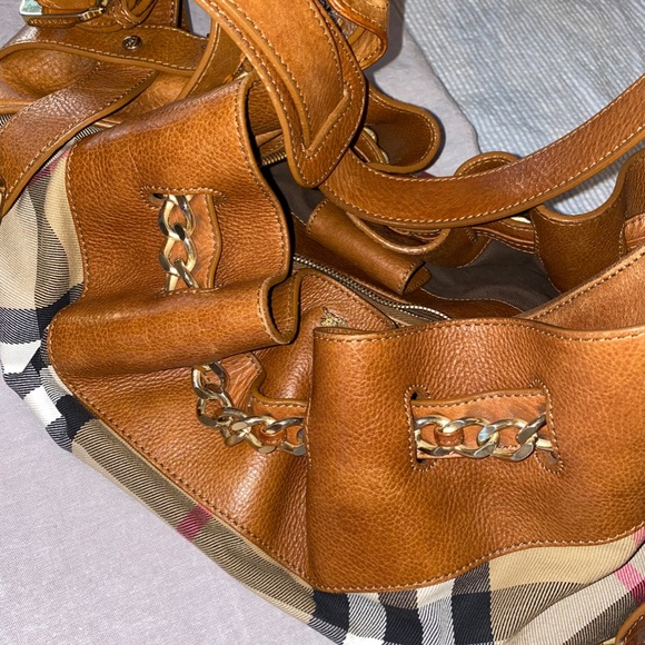 Authentic Burberry Margaret Nova Satchel - Picture 2 of 3